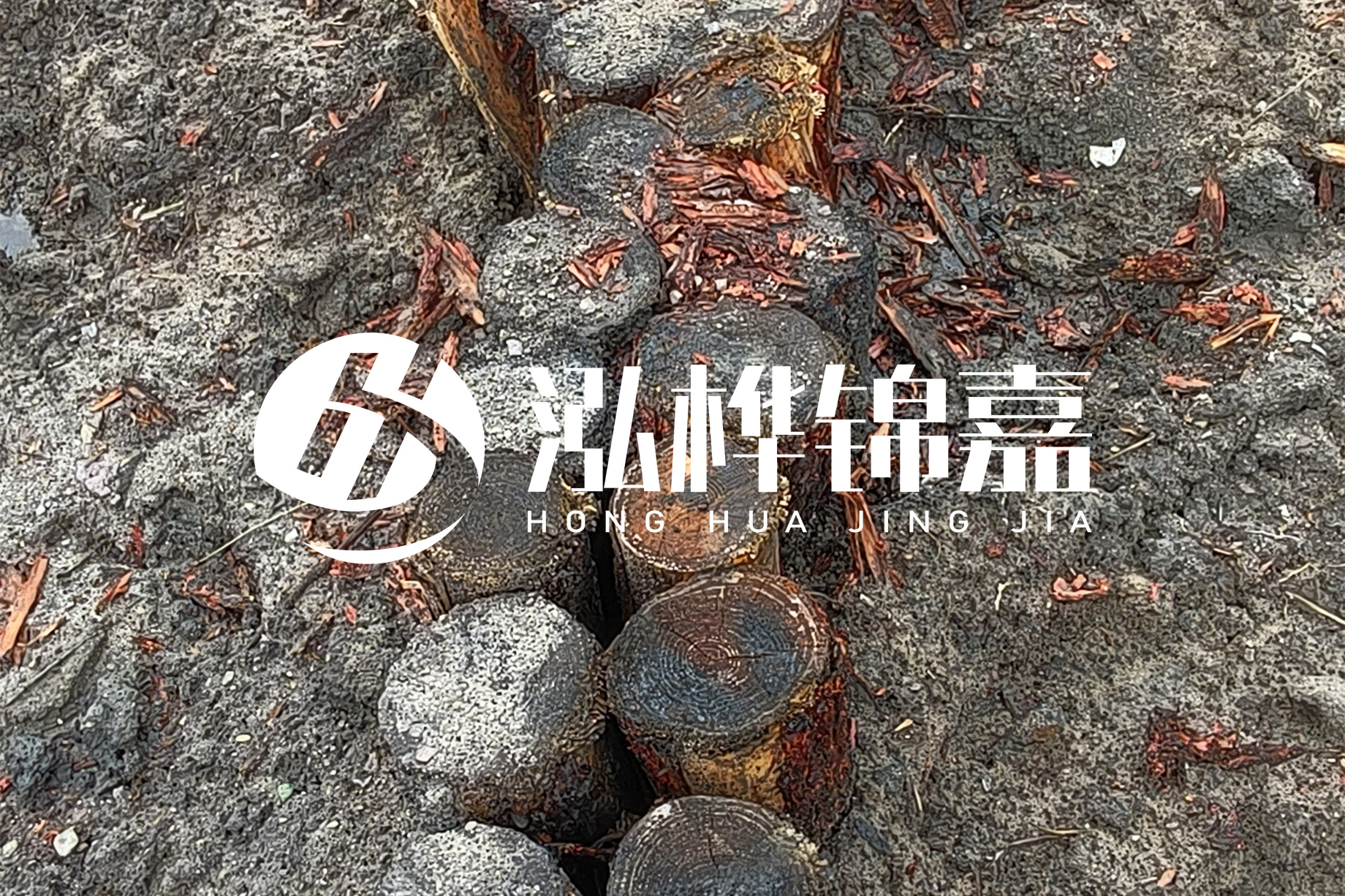 魚(yú)塘淤泥太多怎么清理？挖掘機(jī)清除淤泥的作用及方法