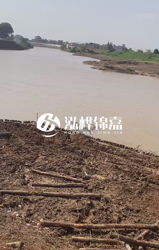 打松木樁施工用什么機(jī)械最好-松木樁施工技術(shù)要求？