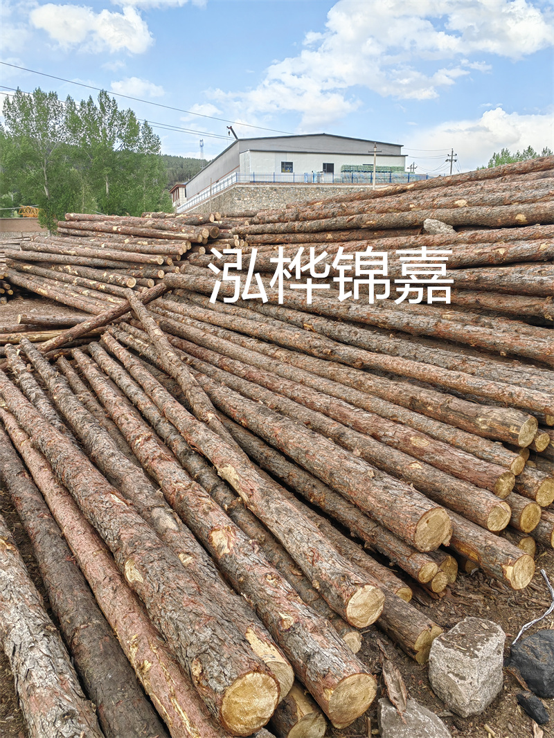 松木樁防腐施工圖片-保護(hù)環(huán)境，延長(zhǎng)使用壽命
